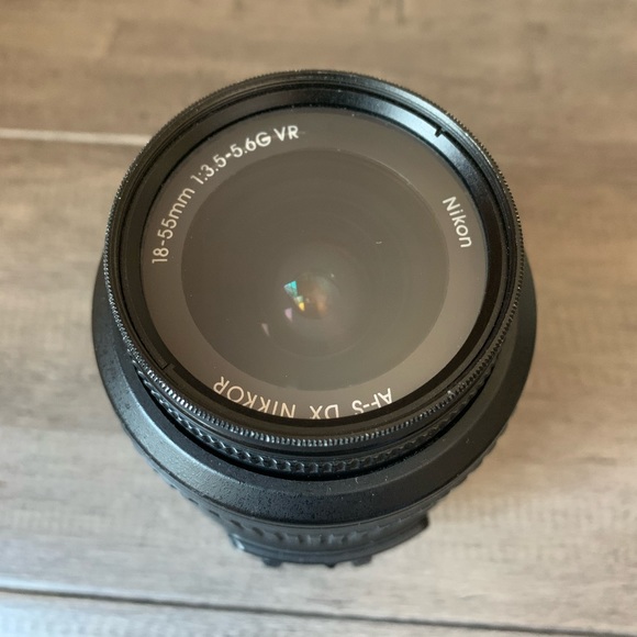 Nikon DX AF-S Nikkor 18-55mm 5.6G VR Lens - Picture 8 of 11